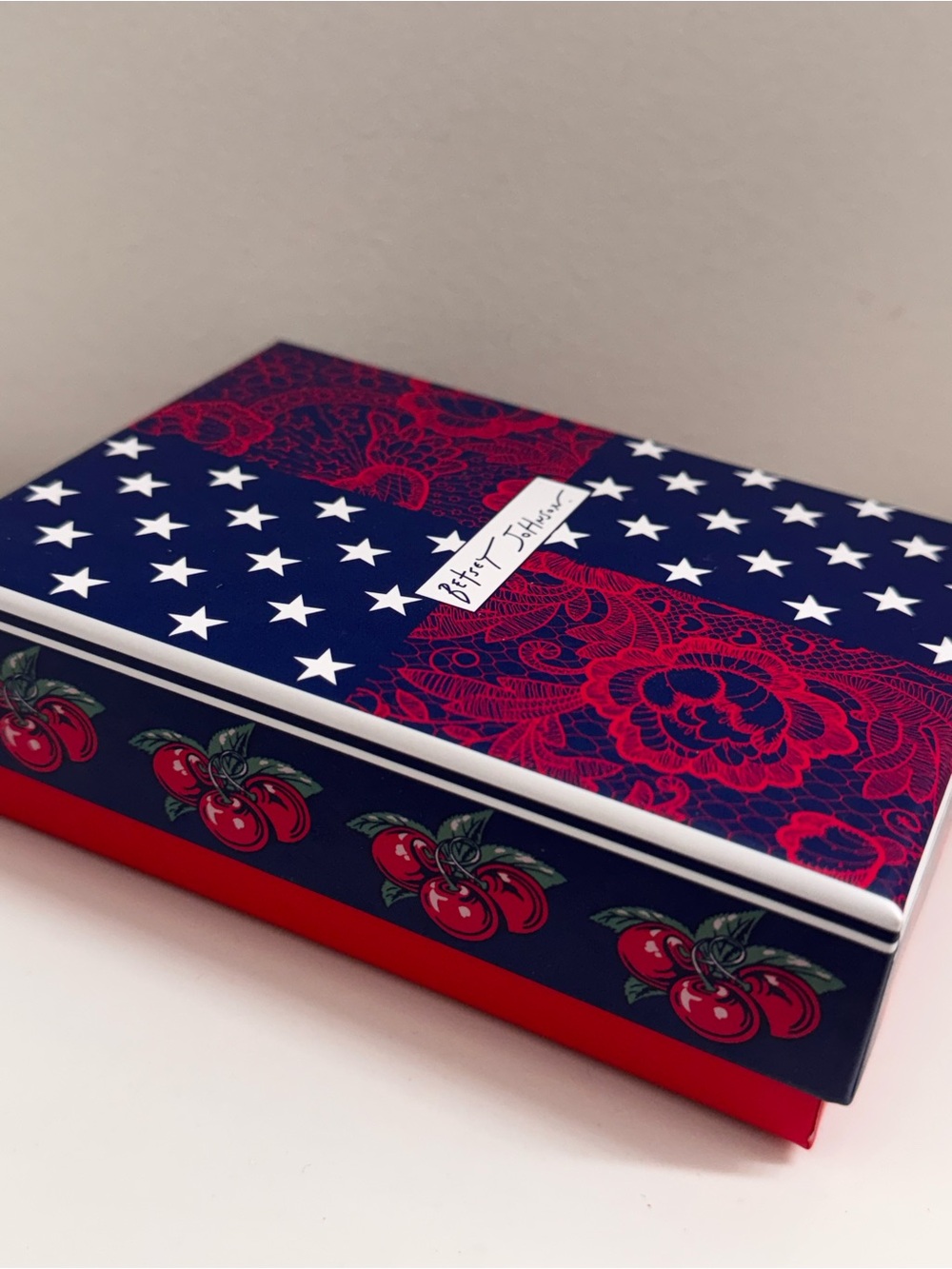 NIB Betsey Johnson American Bow Patriotic Shepherd Hook Earrings - Picture 9 of 11